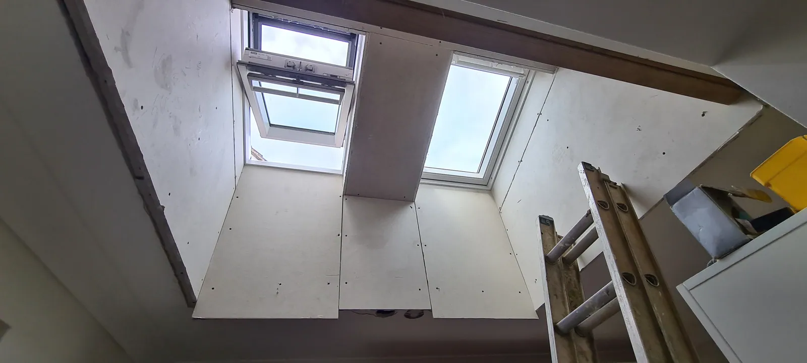 Roof-Light Loft Room – photo 2