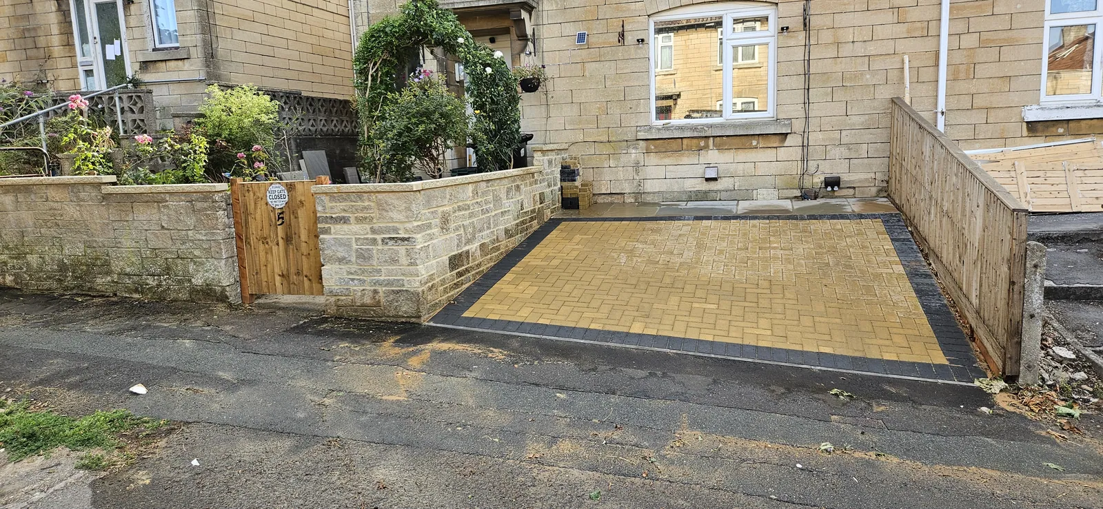 Golden Gravel Driveway – photo 2