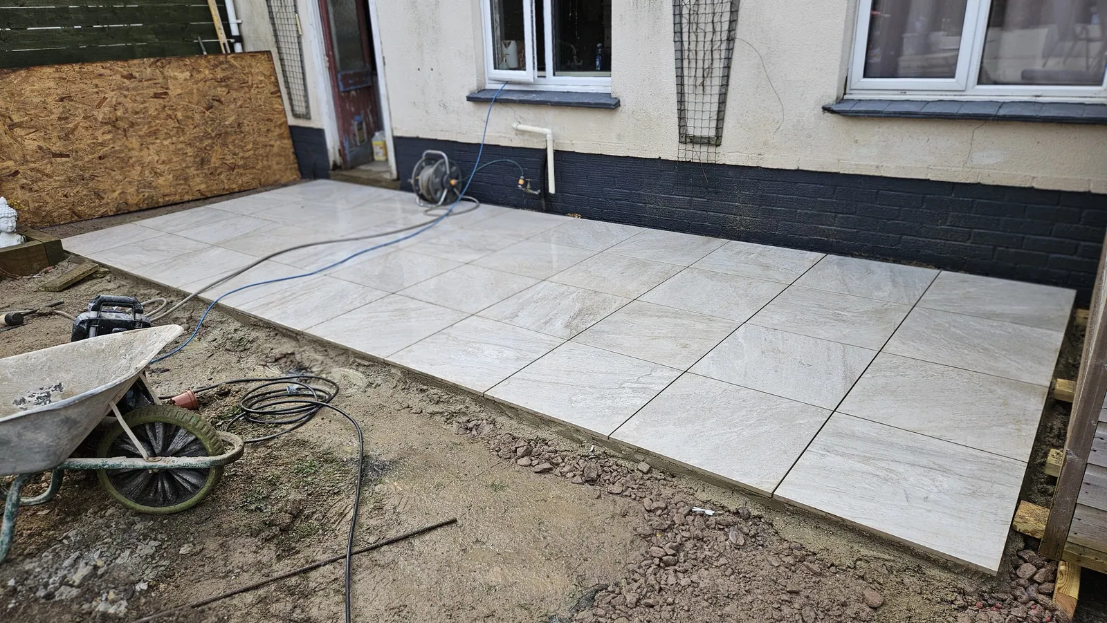 Porcelain Patio Garden – Bath